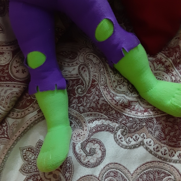 Incredible Hulk action stuffed figure bear - Picture 3 of 11